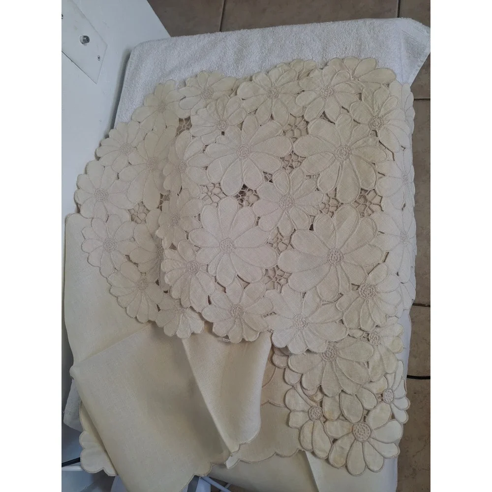 Vintage Cream Linen Floral Cutout Doily and Napkin Set Daisy Embroidery 10pc